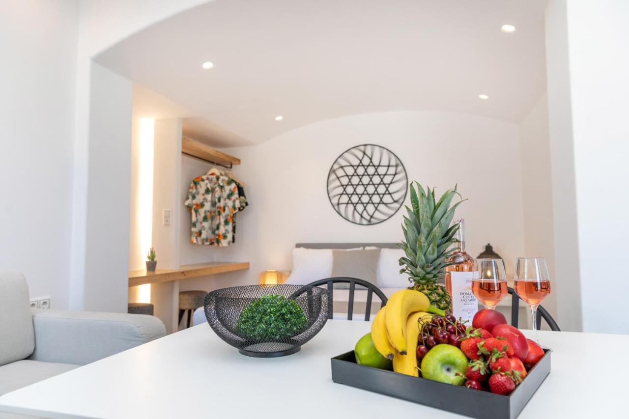 Naxos Downtown Apartments & Suites Naxos City ภายนอก รูปภาพ